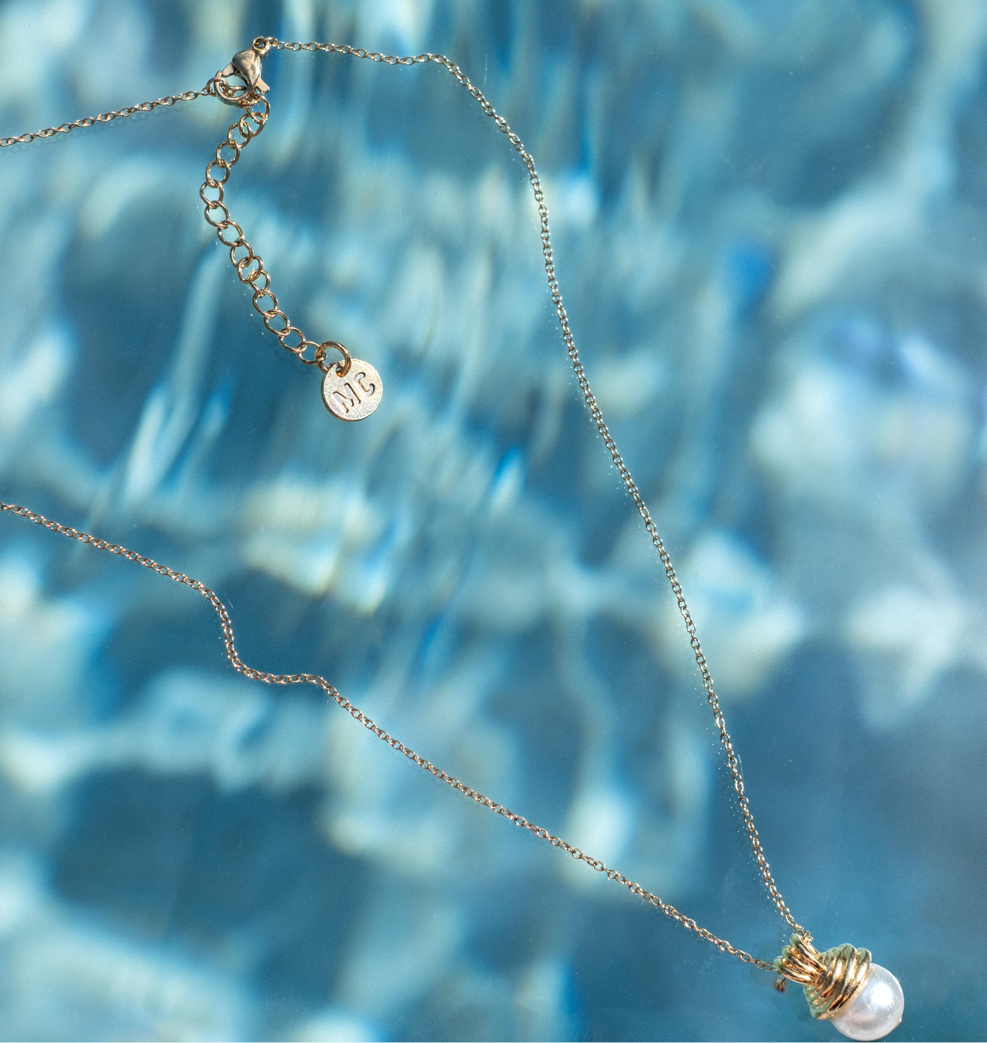 Necklace LILLY Small Pearl Pendent Gold