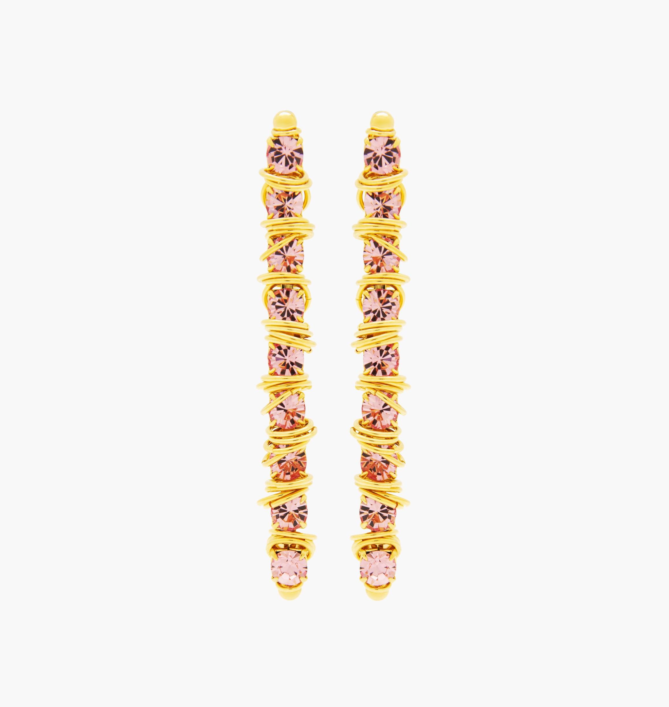 Earrings ALLSTARS Light Rose - shop.mouttoncollet.com, moutton collet, bijoux createurs, bijoux fait main, bijoux fantaisie, bijoux en cristal strass, bijoux cristal swarovski, bijoux luxe, bijoux de stars, bijoux vip, bijoux originaux, bijou original, idee cadeau femme, cadeau de noel, boucles d'oreille strass, boucles d'oreille rock, cadeau chic et elegant, bijou moderne, bijou contemporain, fashion week, Boucles d'oreille en cristal strass rose light rose,