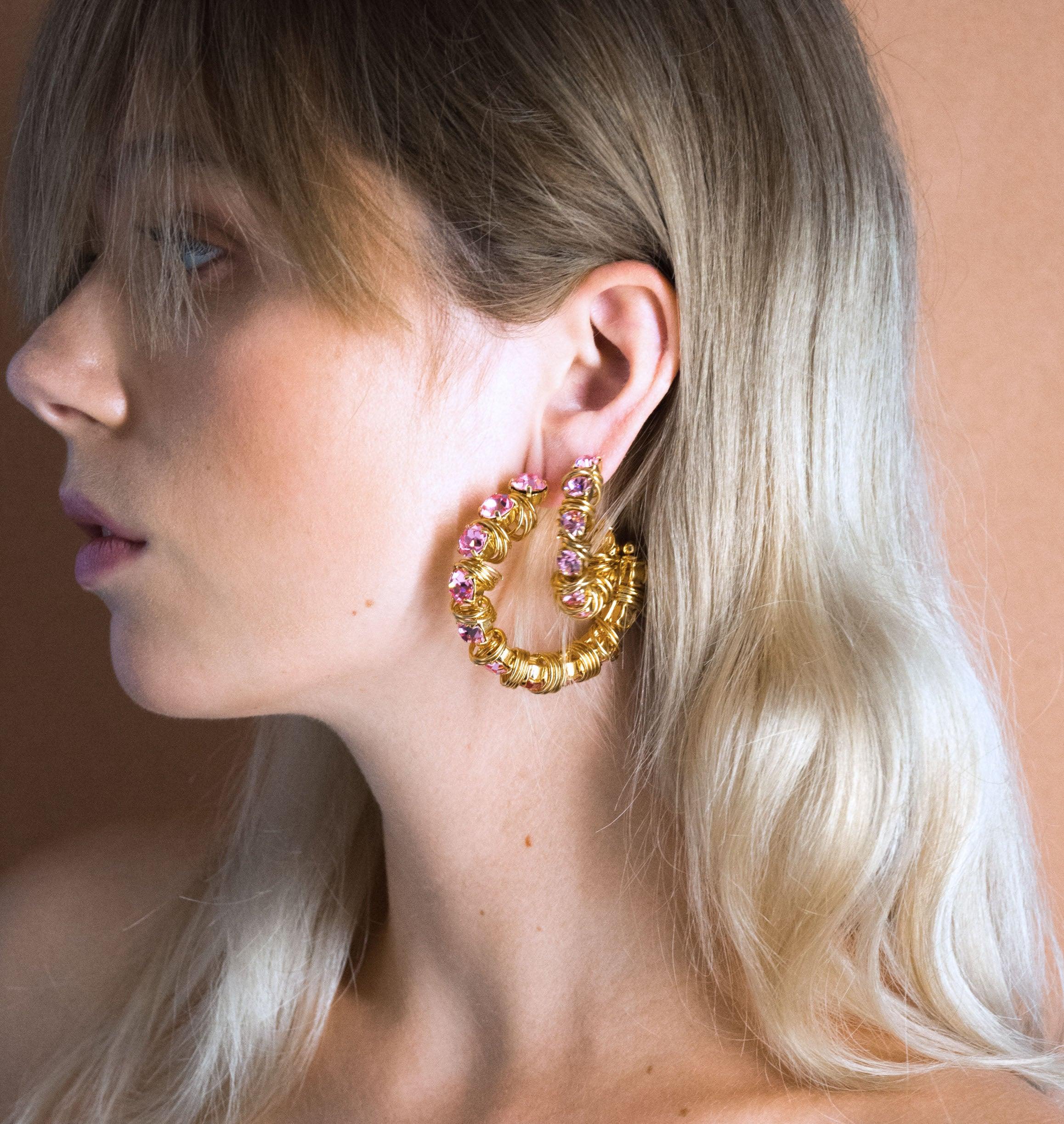 mouttoncollet moutton collet matthieu nicolas bijoux jewelry createurs mode fashion style tendance cristal crystals strass diamant diamond or18K carat tendance mode moderne qualite galeries lafayette 24S dior gucci or doré belgique france bracelet collier boucles d'oreille boheme chic creole aya nakamura ru paul drag race france daphne burki