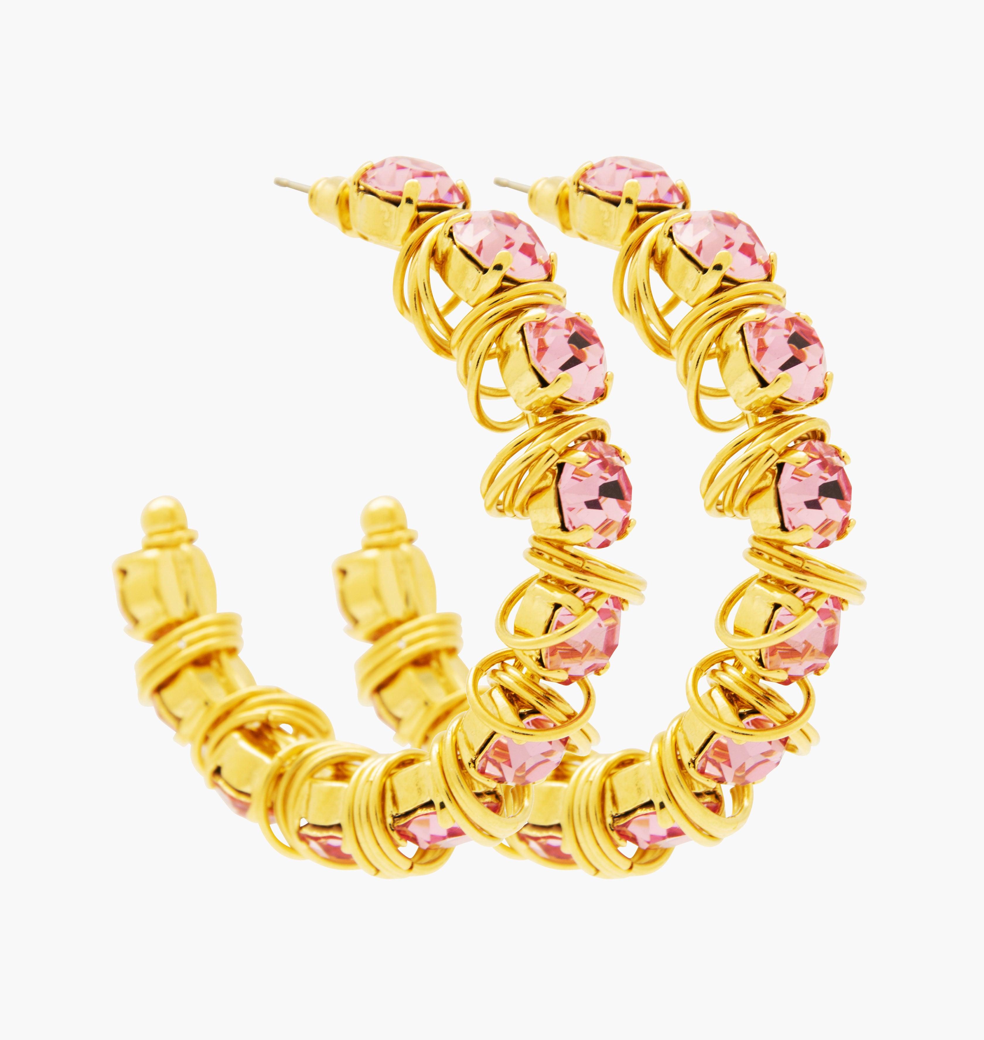 Earrings FUNKY Light Rose - shop.mouttoncollet.com, moutton collet, bijoux createurs, bijoux fait main, bijoux fantaisie, bijoux en cristal strass, bijoux cristal swarovski, bijoux luxe, bijoux de stars, bijoux vip, bijoux originaux, bijou original, idee cadeau femme, cadeau de noel, cadeau chic et elegant, bijou moderne, bijou contemporain, fashion week boucles d'oreille créole en cristal strass rose light rose, madonna, kate moss, aya nakamura, daphne burki, vogue france magazine