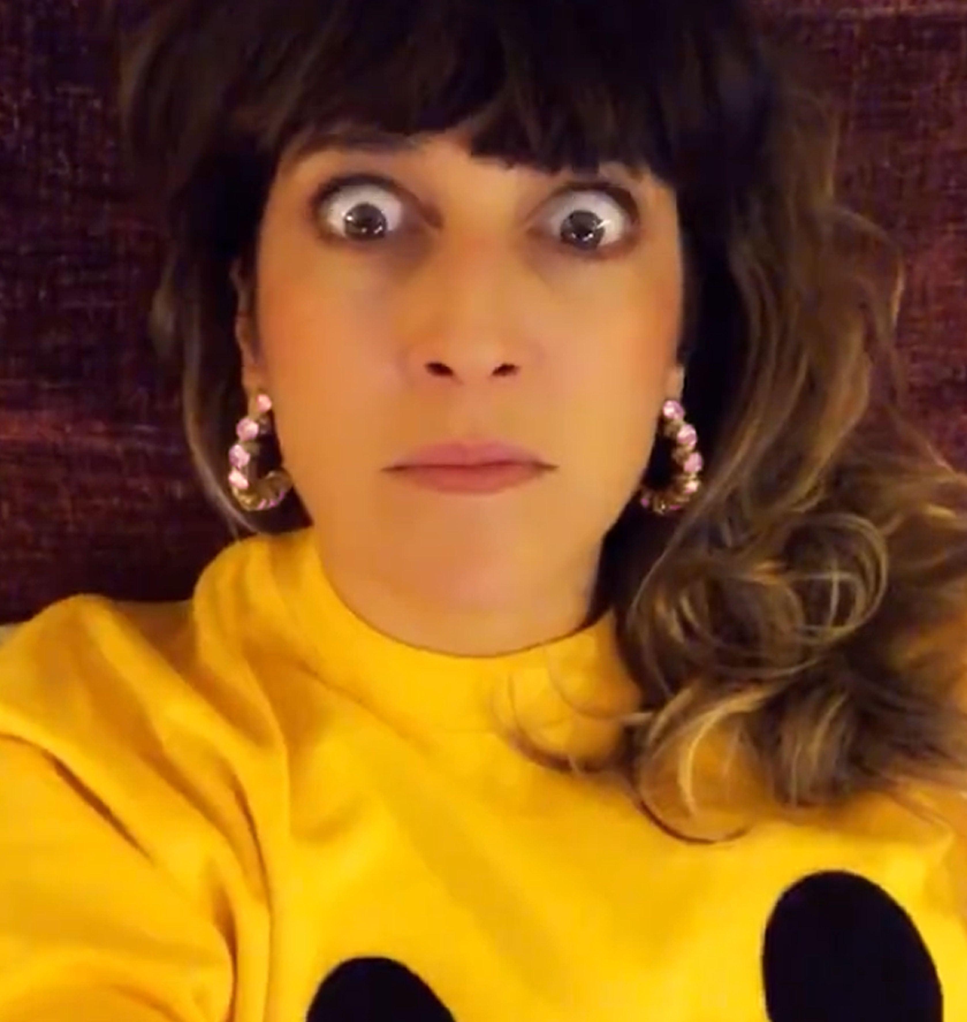 Earrings DISCO Light Rose - shop.mouttoncollet.com, moutton collet, bijoux createurs, bijoux fait main, bijoux fantaisie, bijoux en cristal strass, bijoux cristal swarovski, bijoux luxe, bijoux de stars, bijoux vip, bijoux originaux, bijou original, idee cadeau femme, cadeau de noel, cadeau chic et elegant, bijou moderne, bijou contemporain, fashion week boucles d'oreille créole en cristal strass rose light rose, madonna, kate moss, aya nakamura, daphne burki, vogue france magazine