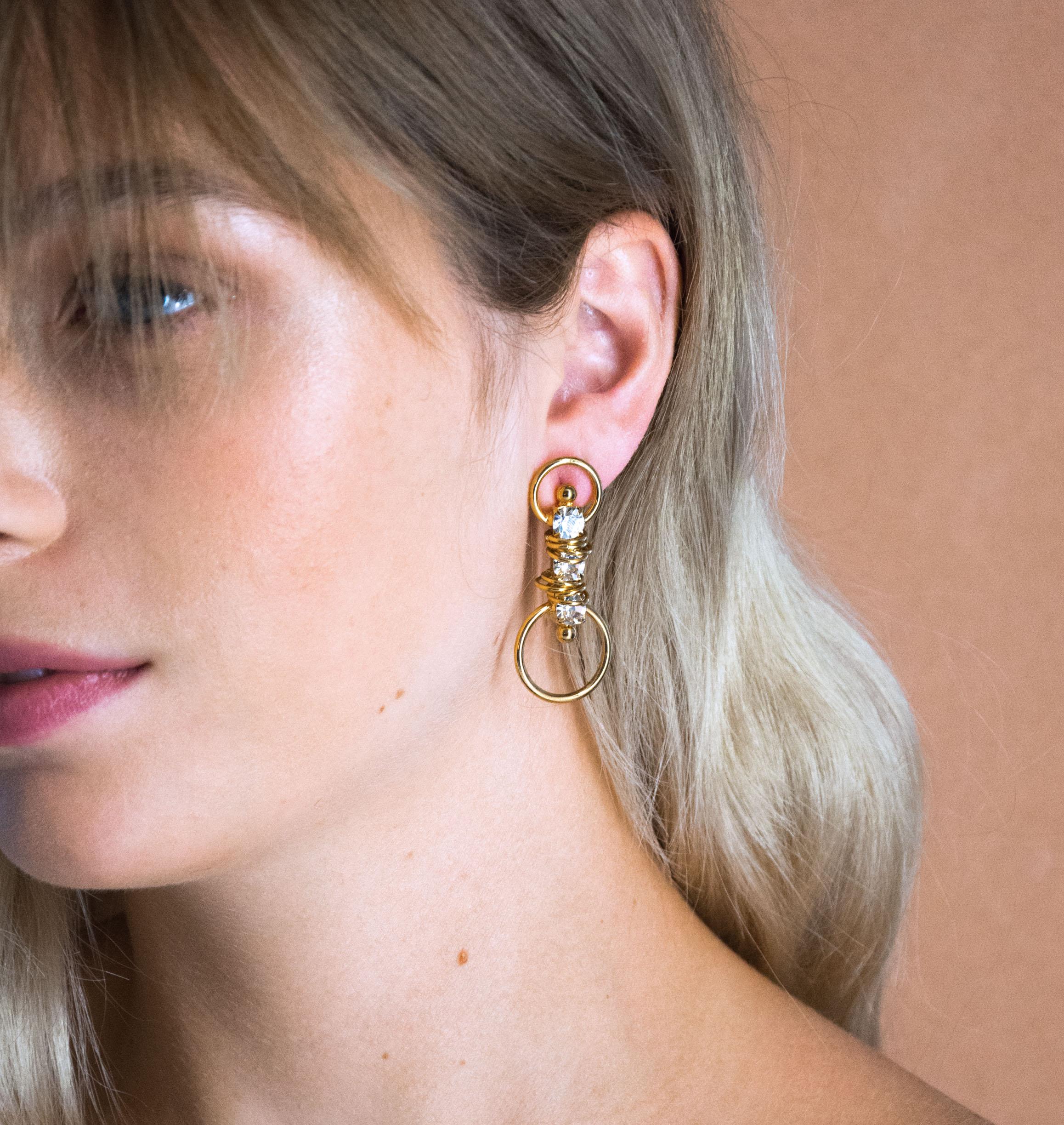 Earrings MIXY Crystal - shop.mouttoncollet.com, Moutton colleT, Nos boucles d'oreilles MIXY sont réalisées en bronze dorées à l'or fin, serties de cristaux scintillants coloris diamant avec de grands et petits anneaux, cristal swarovski, bijoux fantaisie, bijou pas cher, boucles d'oreille strass, bijou de mariage, robe de mariée, bridal jewelry, boucles d'oreille de mariage, demoiselle d'honneur,