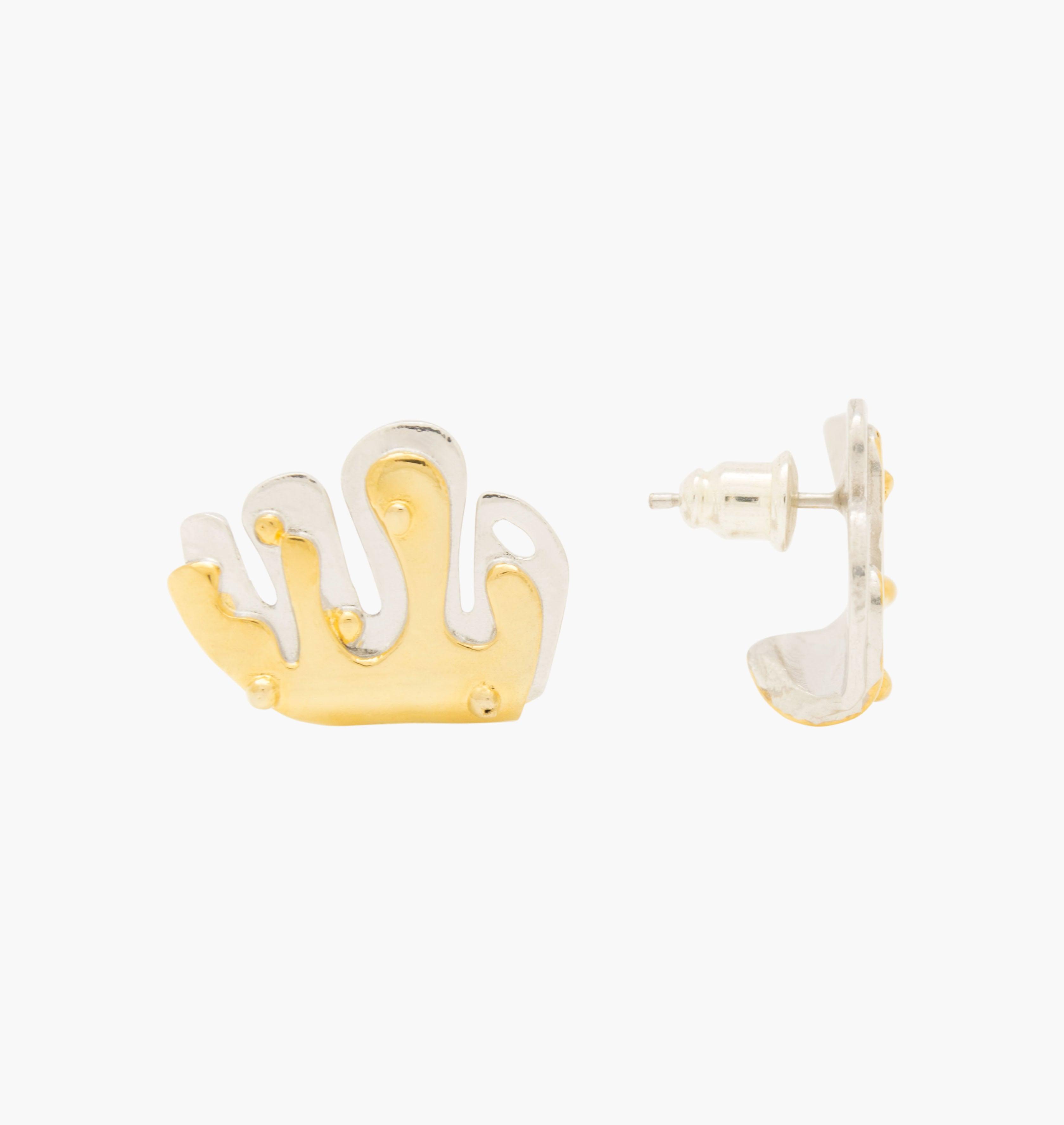 Earrings EXOTIC Gold and Silver - shop.mouttoncollet.com, Moutton colleT, Nos boucles d'oreilles EXOTIC sont réalisées en bronze dorées à l'or fin et argent. Elles habilleront vos lobes d'oreilles avec une touche fun avec ses lignes fluides et sculpturales, pour un look modern et peps, bijoux de createurs, bijoux doré et argenté, bijoux fantaisie,