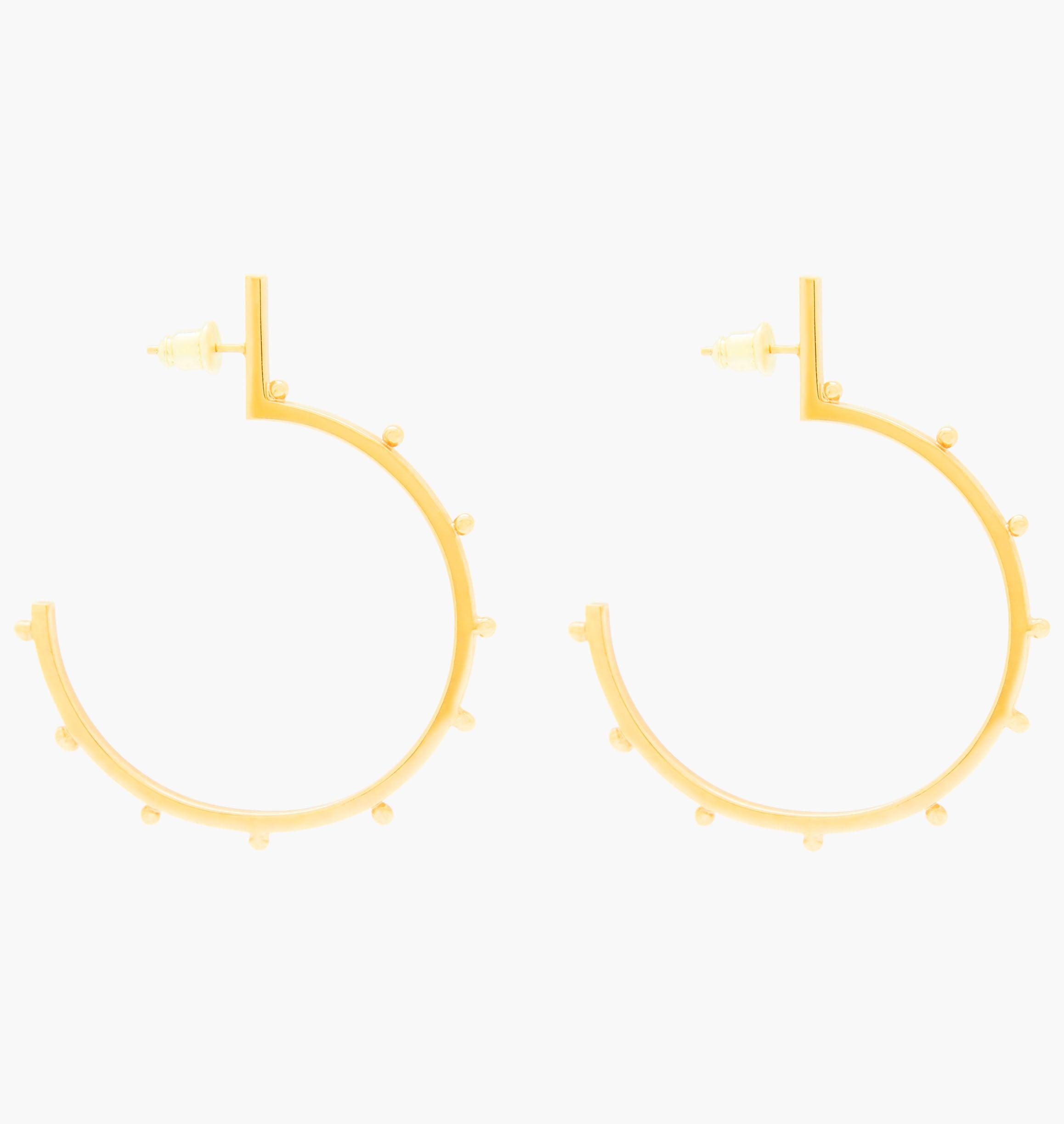 Earrings DOODIES Gold - shop.mouttoncollet.com, moutton collet, Nos boucles d'oreilles DOODIES sont réalisées en bronze dorées à l'or fin. Elegantes et minimales, elles perfectionneront votre style avec une touche de modernité et seront assez discrètes pour être associées à vos tenues du quotidien, bijoux de créateurs belges,boucles d'oreille creoles tendance minimales, bijoux fantaisie de qualité, belgian designers jewelry, dessiné à paris, ultra-tendance, style rock futuristique,