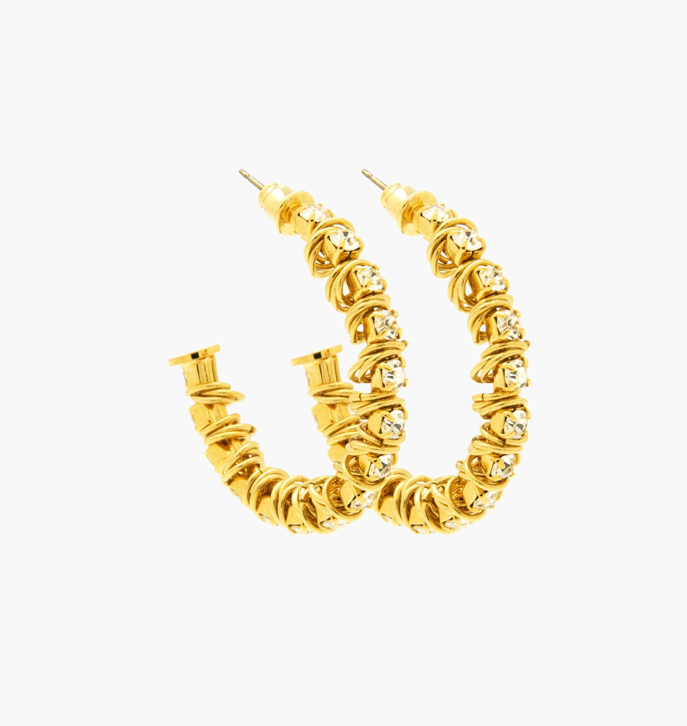 Earrings SMOOPS Crystal - shop.mouttoncollet.com, Moutton colleT, Nos boucles d'oreilles SMOOPS sont réalisées en bronze dorées à l'or fin, serties de cristaux scintillants coloris diamant et de petits anneaux. Elles seront parfaites pour look moderne et étincelant. bijoux fait main, bijoux strass, diamant blanc,