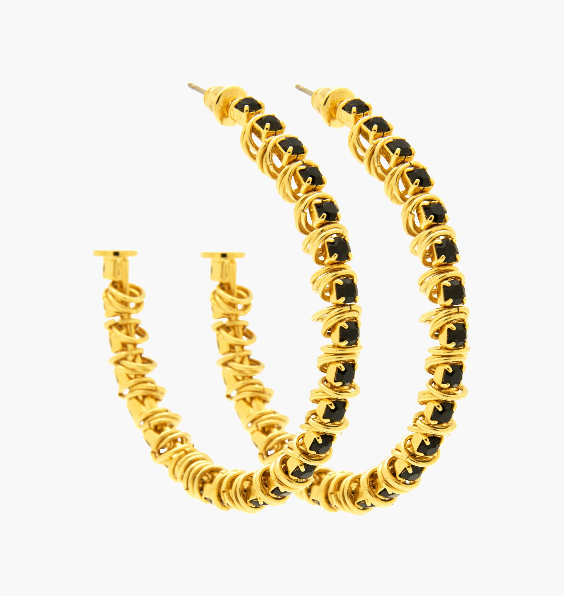 Earrings MOOPS Black - shop.mouttoncollet.com, Moutton colleT, Nos boucles d'oreilles MOOPS sont réalisées en bronze dorées à l'or fin, serties de cristaux scintillants coloris noir et de petits anneaux. Elles seront parfaites pour look moderne et étincelant. boucles d'oreille creoles, or, doré, moutton collet, idee cadeau, bijou femme, vogue magazine