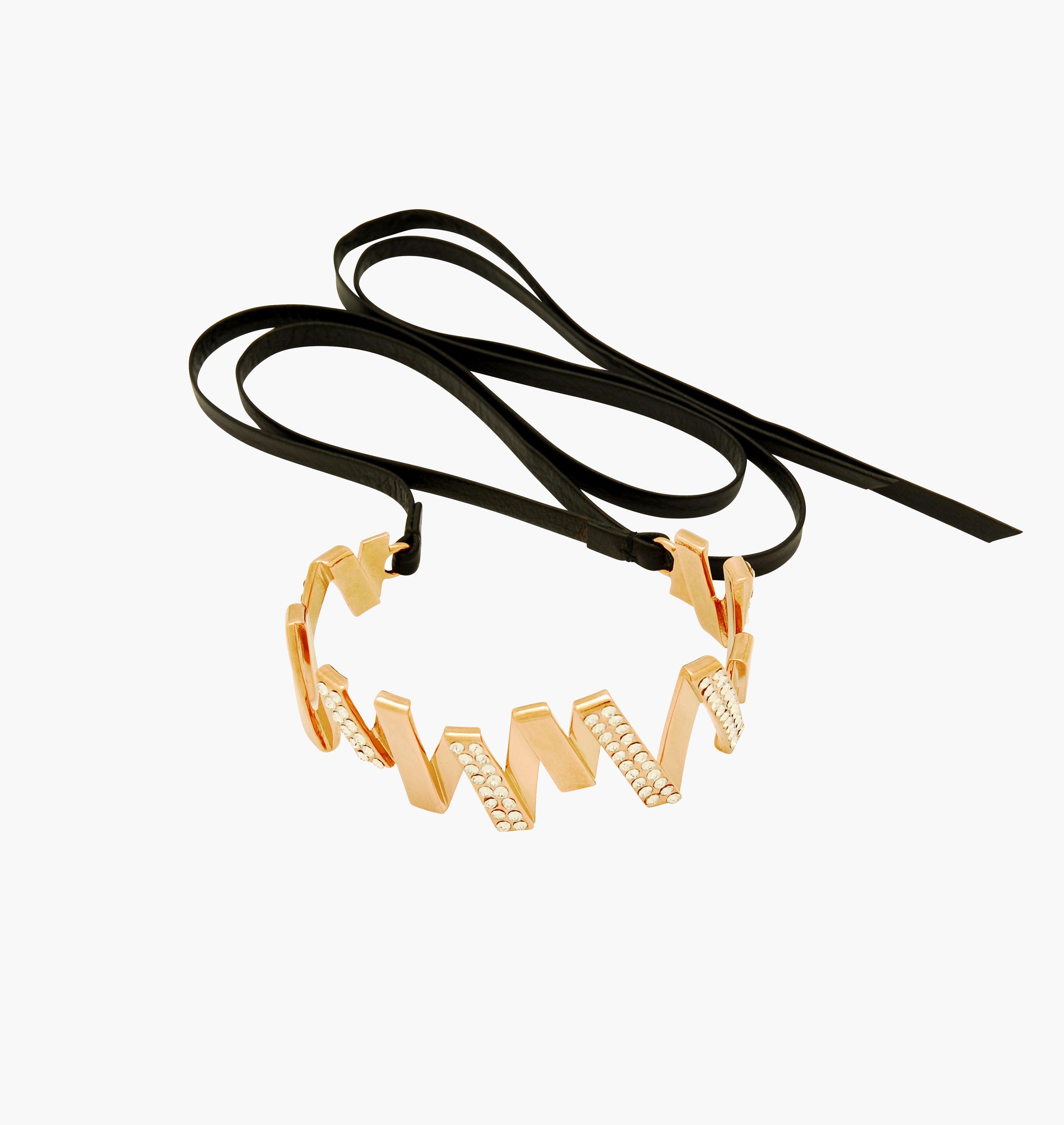 Moutton colleT Notre bracelet CRYSTAL VIBES est réalisé en bronze doré à l'or rose fin, serties de cristaux scintillants coloris diamond et bandes de cuir noir. Il habillera votre poignet avec une touche fun et chic, pour un look modern et peps, bijoux argent rosé or, bijoux créateurs fabriqué made in Belgium , bijoux strass, bracelet originale, bracelet or rose ,rock,  zig zag, éclair strass , bracelet strass cuir, cuff strass cuir, bracelet or rose avec cuir, bracelet lien cuir strass