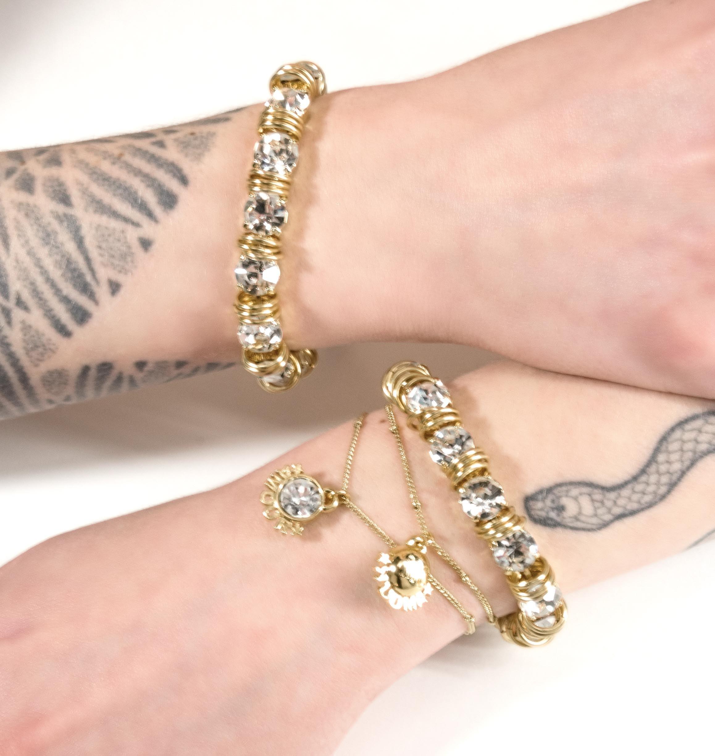 mouttoncollet moutton collet bijoux bijou createur paris belgique belge made in france italie, fashion mode tendance instabijoux instabijou, pdpaola louis vuitton gucci saint laurent chanel vogue aya nakamura cadeau coup de coeur, pandora histoiredor, amazone, cartier hermes maty boucles doreille bracelet collier galerie lafayette cleor dior messika gucci balenciaga cristal nacre perle doré anna wintour jewelry fashion crush luxe belgique belgium paris, bijoux mariage amour