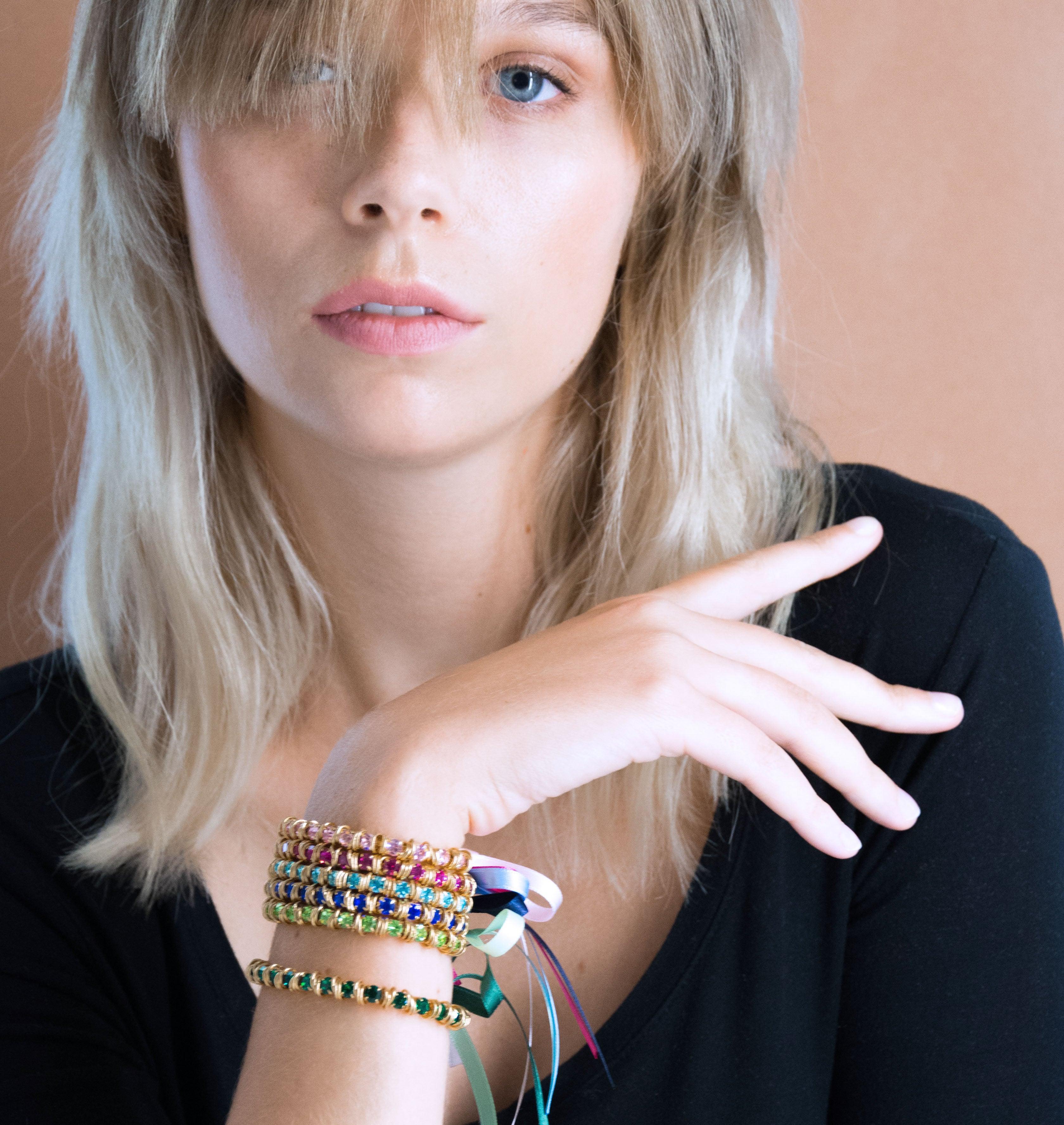 "BOIS PRECIEUX" Jewellery Candle Bracelet - shop.mouttoncollet.com, Bougie Bijou, Bracelet cristal, coffret Bougie parfumee et bijou cristal swarovski vert émeraude strass, bougie naturelle 100% végétale, boite allumettes, pochon bijou, moutton collet, bougie de createur, bougie de luxe, bougie deco, bougie decoration interieur, chic et elegante, idee cadeau, cadeau de noel femme, bijou femme, cadeau myjoliecandle myjewelerycandle myjewelcandle cire trudon diptyque baobab