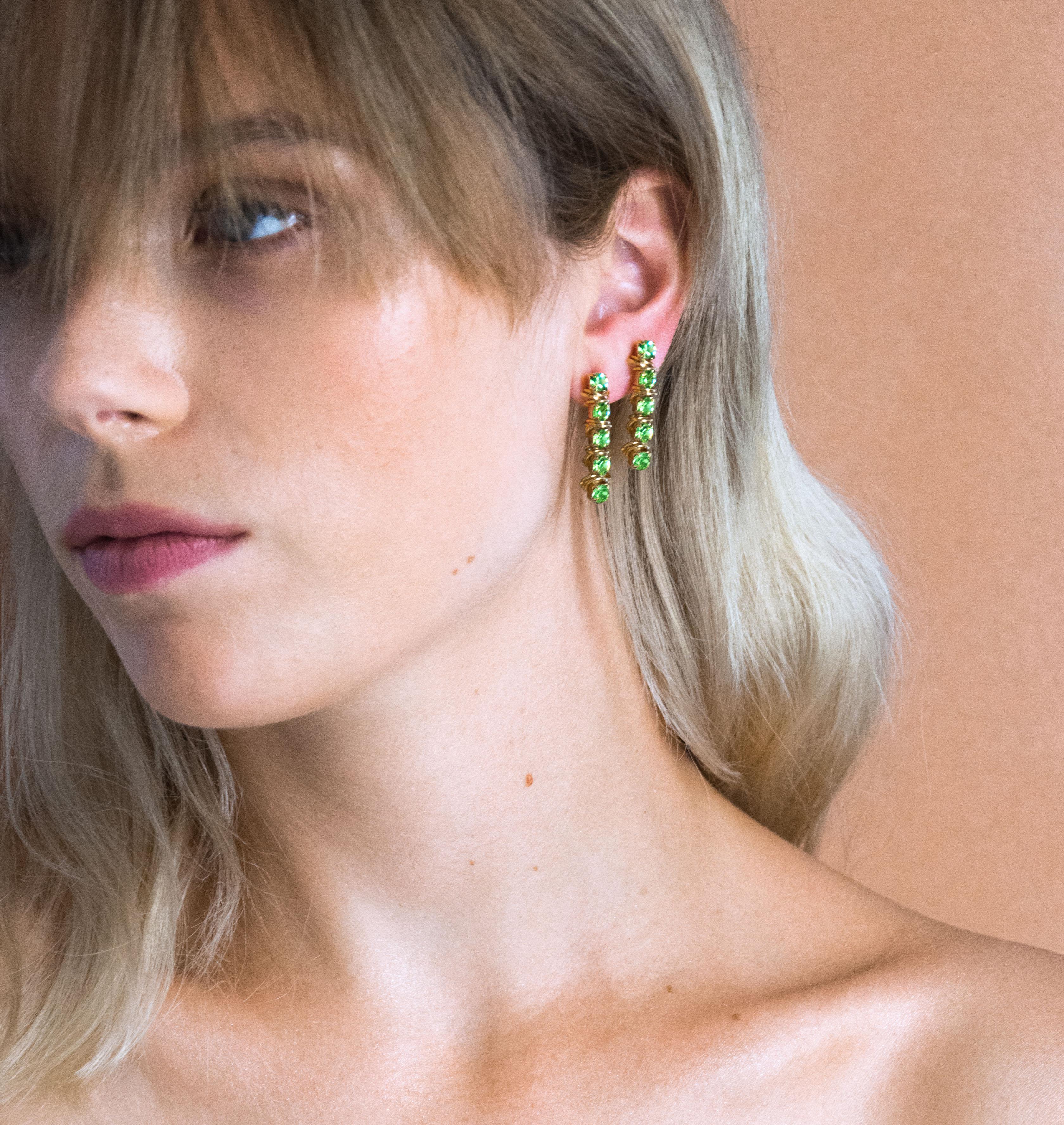 "CEDRE THE VERT" Jewellery Candle Earrings - shop.mouttoncollet.com, Bougie Bijou, Boucles d'oreille en cristal, coffret Bougie parfumee et bijou cristal swarovski vert peridot strass, bougie naturelle 100% végétale, boite allumettes, pochon bijou, moutton collet, bougie de createur, bougie de luxe, bougie deco, bougie decoration interieur, chic et elegante, idee cadeau, cadeau de noel femme, bijou femme, cadeau anniversaire, myjoliecandle myjewelerycandle myjewelcandle cire trudon diptyque baobab