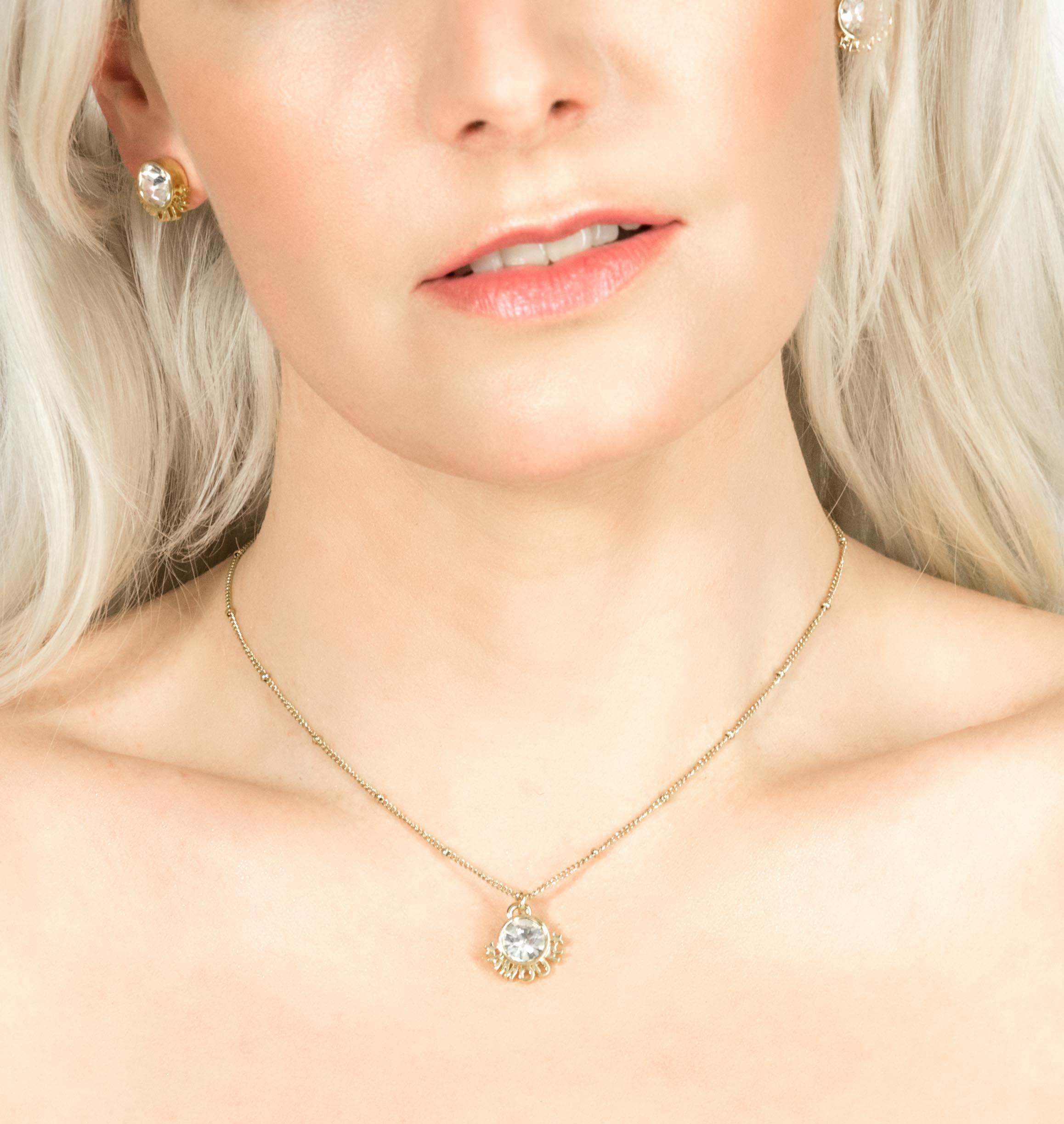 mouttoncollet moutton collet bijoux bijou createur paris belgique belge made in france italie, fashion mode tendance instabijoux instabijou, pdpaola louis vuitton gucci saint laurent chanel vogue aya nakamura cadeau coup de coeur, pandora histoiredor, amazone, cartier hermes maty boucles doreille bracelet collier galerie lafayette cleor dior messika gucci balenciaga cristal nacre perle doré anna wintour jewelry fashion crush luxe belgique belgium paris, bijoux mariage amour