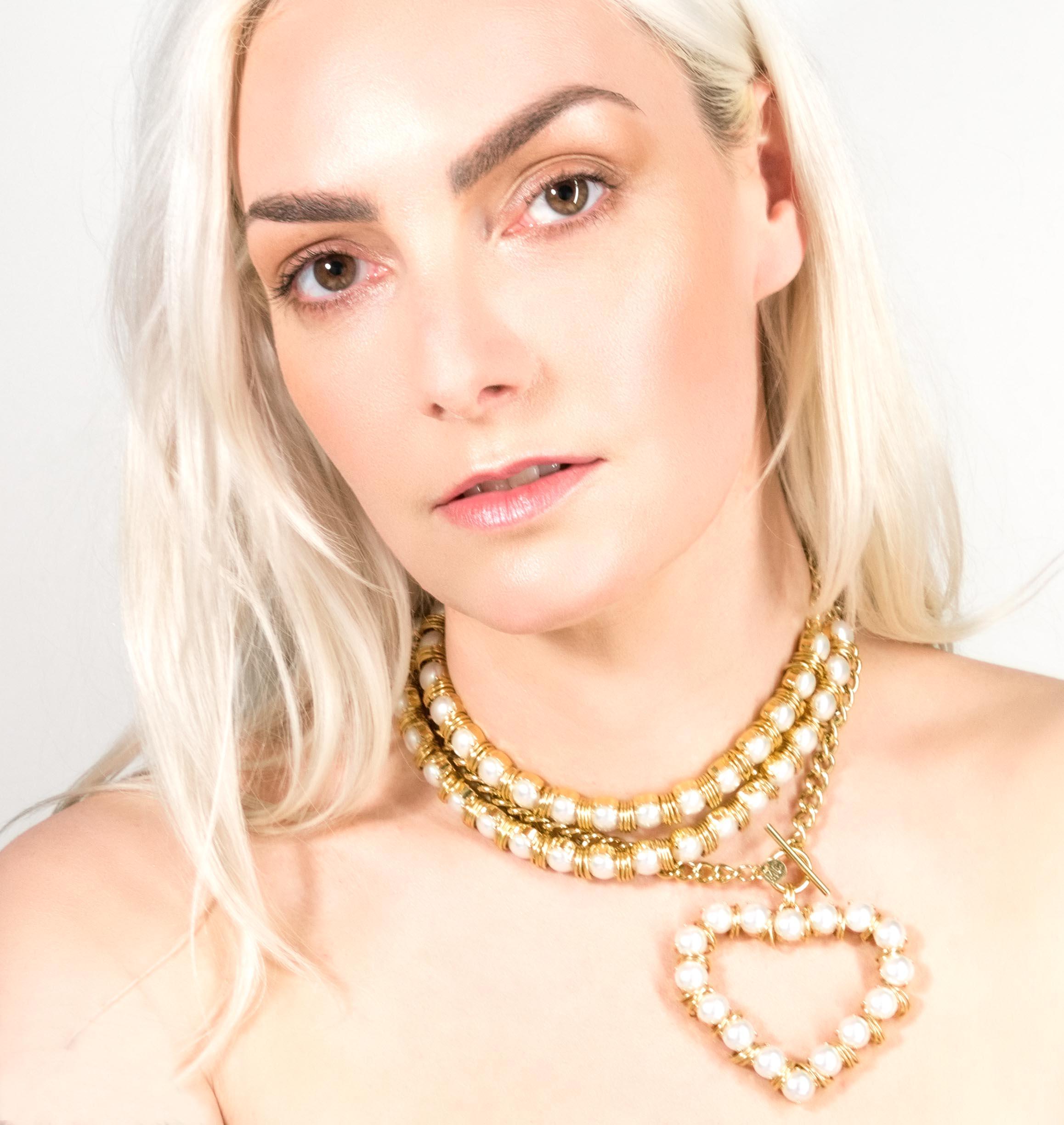 mouttoncollet moutton collet bijoux bijou createur paris belgique belge made in france italie, fashion mode tendance instabijoux instabijou, pdpaola louis vuitton gucci saint laurent chanel vogue aya nakamura cadeau coup de coeur, pandora histoiredor, amazone, cartier hermes maty boucles doreille bracelet collier galerie lafayette cleor dior messika gucci balenciaga cristal nacre perle doré anna wintour jewelry fashion crush luxe belgique belgium paris, bijoux mariage amour