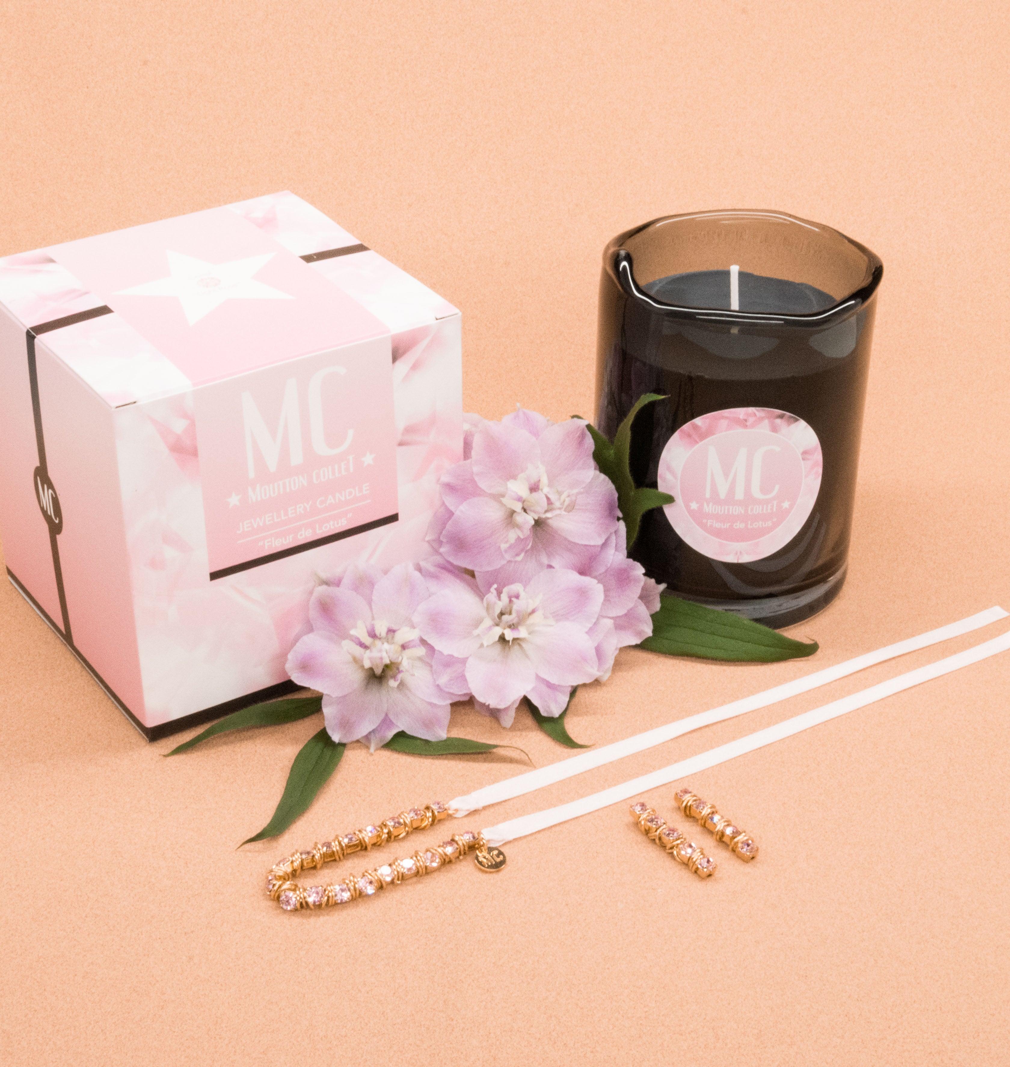 "FLEUR DE LOTUS" Jewellery Candle Bracelet - shop.mouttoncollet.com, Bougie Bijou, Bracelet en cristal, coffret Bougie parfumee et bijou cristal swarovski rose clair light rose strass, bougie naturelle 100% végétale, boite allumettes, pochon bijou, moutton collet, bougie de createur, bougie de luxe, bougie deco, bougie decoration interieur, chic et elegante, idee cadeau, cadeau de noel femme, bijou femme, myjoliecandle myjewelerycandle myjewelcandle cire trudon diptyque baobab